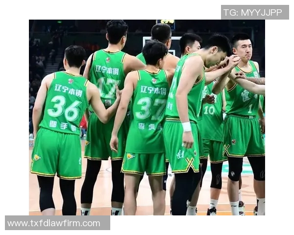 上海久事与辽宁本钢激战正酣谁能在CBA赛场上笑到最后 上海久事与辽宁本钢激战正酣谁能在CBA赛场上笑到最后